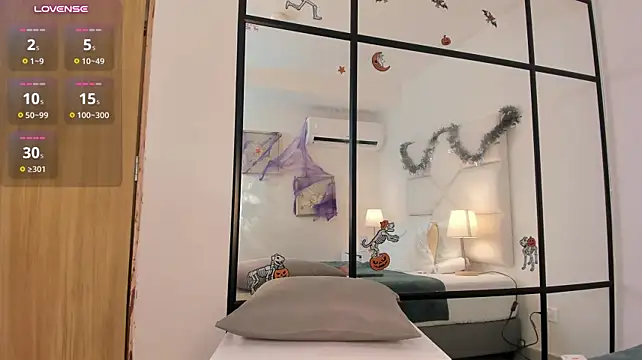 NaomiCambels - SPANK ASSX5