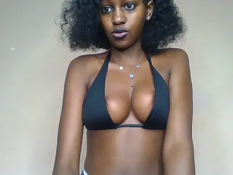 Prettylynee - spread pussy