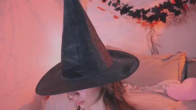 OnlyJett - bare back tease
