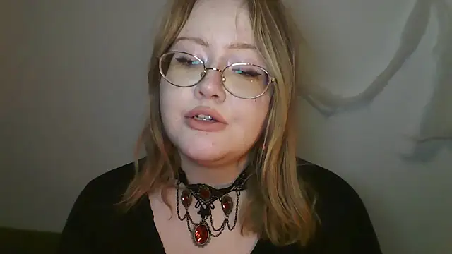 Elayne__Sweet - teasing with an ass