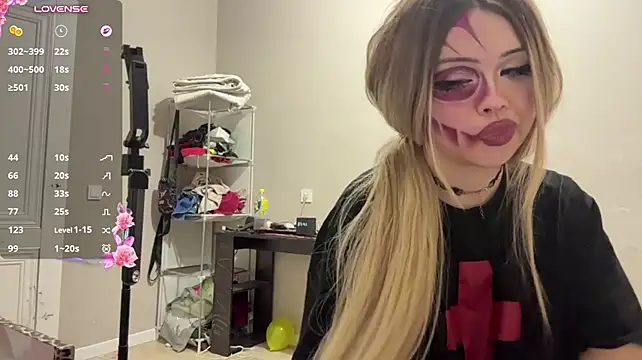 Miafruit - Show my bra+lick lips