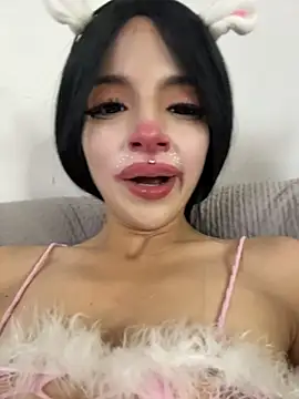 Barbie_gv - playing with my ass, one finger inside
