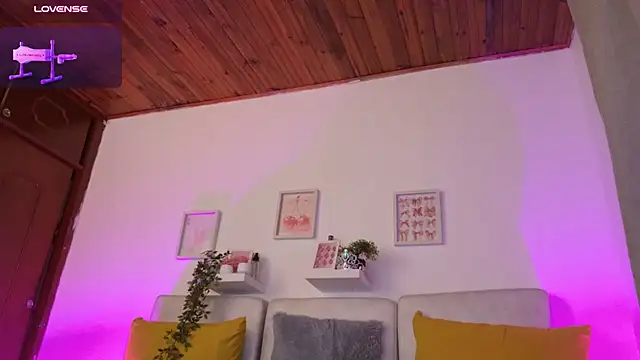 Malka_Burning - PLUG LIGHTS FINGERING PUSSY ❤️