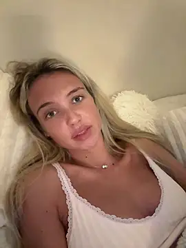 Summerblue_ - Boobs out 5 mins 🌶️
