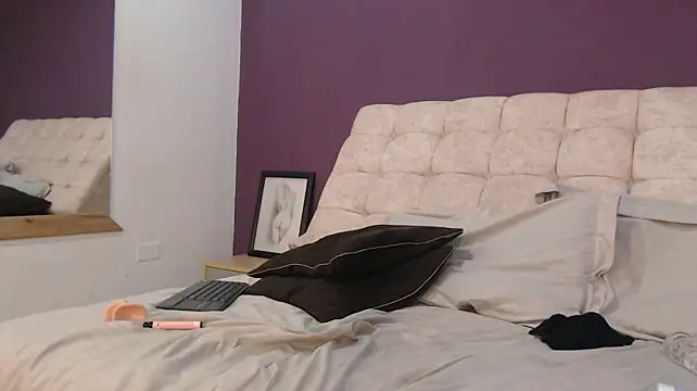 SuriEverly - 5 spanks un my ass