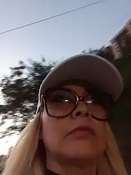 CandieGilson_ - Public Tits Show