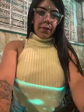 CataReina - Topless In the bar😈