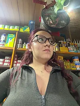 Arlette7 - Full naked in the store + surprise