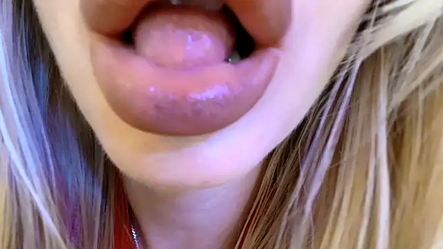 Velvet_kissx - How about some wetness?Booom 💦 😈 👄 🎇