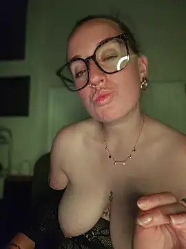 Lindsay_00off - lt : vidéo squirt