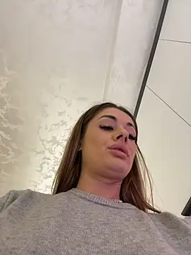IsabellaEtthan - TouchMyGSpotAndMakeMeSquirt+:gift:4LT