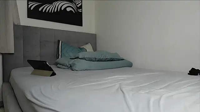 Carlycrush_ - STRIP IN DESSOUS + 4 MIN TOY CONTROL