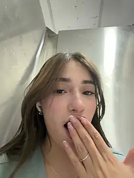 Sweet_Milaa1 - Show us some sexy labia in the doggy 😸