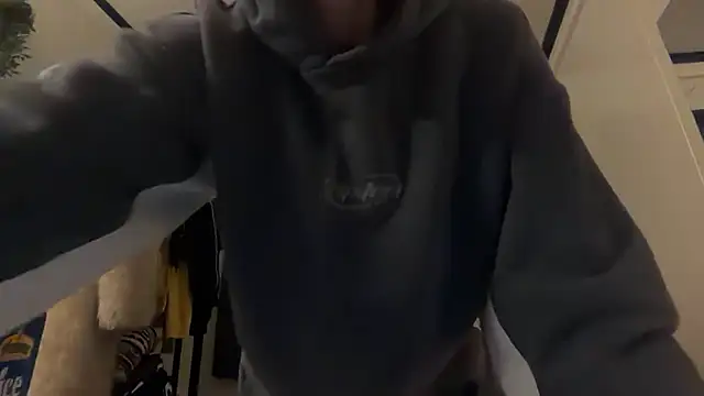 EmmySophie - Show my Ass