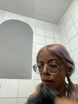 Ariaoficial - CHILI AND ALCOHOL INJECTION JUST PUSSY