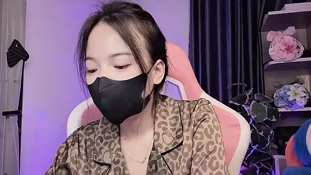 Julie_Ulie - Chân đi chữ bát. Dứt khoát Cặc to🤡