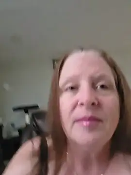 CanadianQueen1973 - Show full boobs