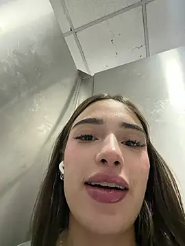 Sweet_Milaa1 - Show us some sexy labia in the doggy 😸
