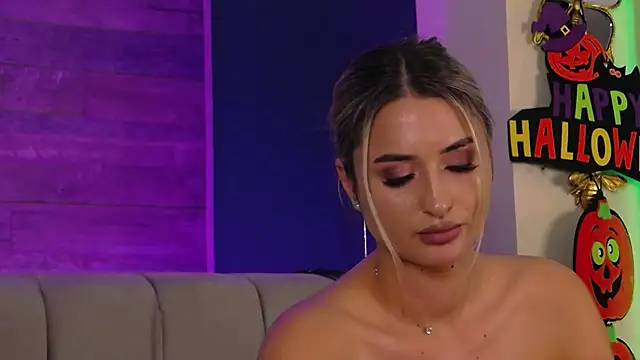 LoraDevine - 🥵💥Boobs teasing topless 💥🥵