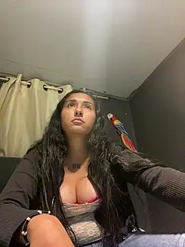 Luna_asss - show boobs and milk