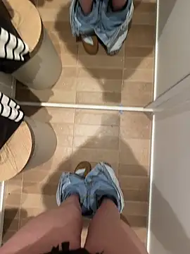 Nicolle_v - Flash Tits in public