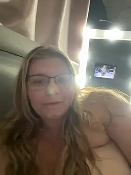 LucieLouBabe - Spit on boobs 🥰