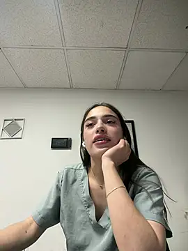 Sweet_Milaa1 - Show us some sexy labia in the doggy 😸