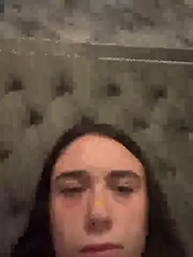 MillieB - Boobs out 10 MINS😍😍