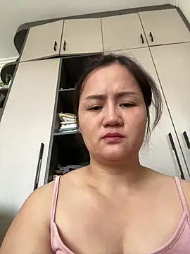 Amy1688 - 户外脱内裤特写小穴