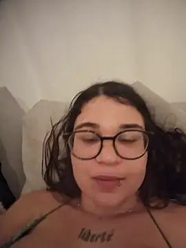 BellaEscarlate - Ficar peladinha e me masturbar