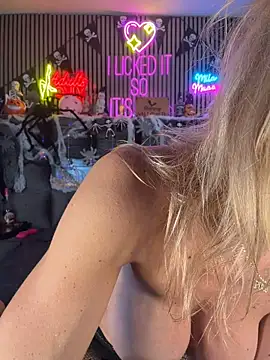 MilaMaaay - ✨DOUBLE DILDO IN ASS 🍆🍆🍑✨