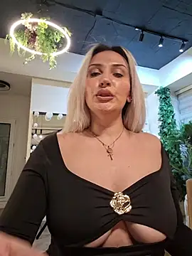 LaylaBlakes - Sensual Boob Play