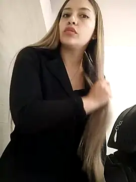 Alana_69 - Walking without coat in public 🔥🥵