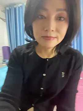 Lipinger - 公园不穿内衣直播30分钟