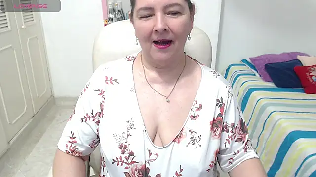 Leonela_69 - mommy is horny come play with me