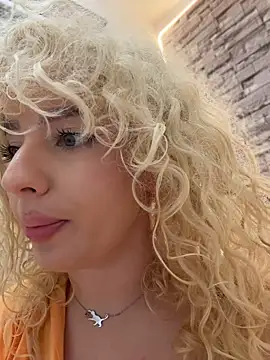 CurlyDaisy - T get snap+ 1 sexy vid + 2 min CT