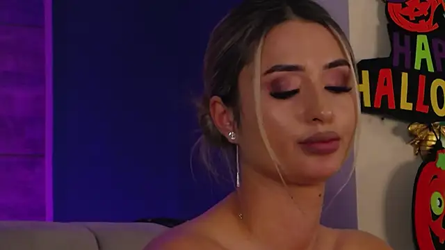 LoraDevine - 🥵💥Boobs teasing topless 💥🥵