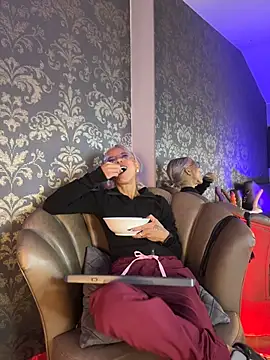 Ariaoficial - CHILI AND ALCOHOL INJECTION JUST PUSSY