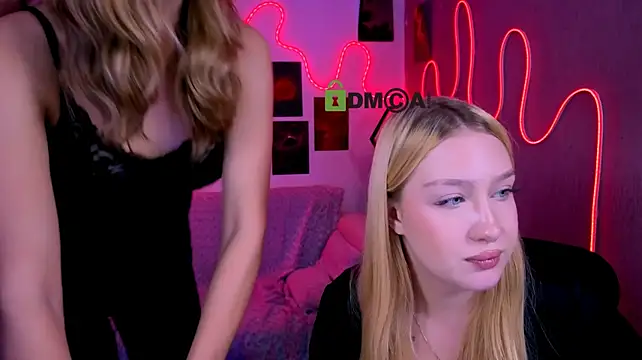 Playful_sophie - show ass