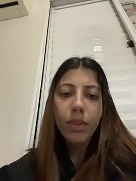 Ruivinha_uai - De 4 com calcinha 1mn