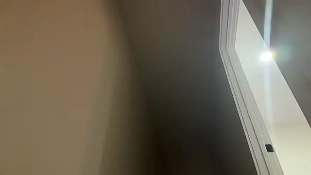 Amberluxxe - bra off