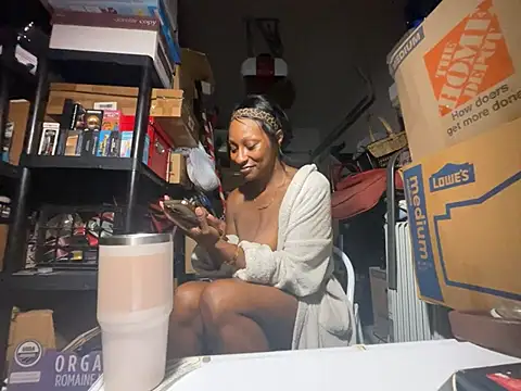 Wynterheat - Pussy Play | 2 tokens or more
