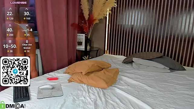 Aly_Alyc - no panties