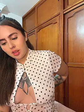 Im_Anto - Show my boobs