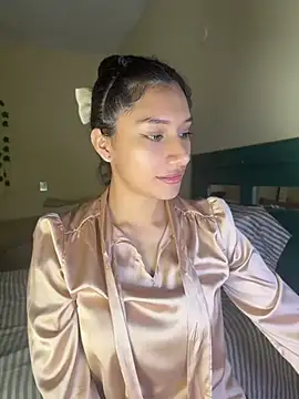 Rebbecca_ - aceite en mis nalgas