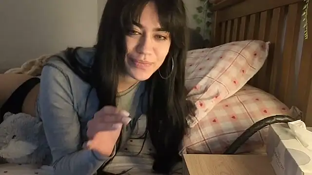 SkylarHopexo - Close up view of under boobs (3 min)
