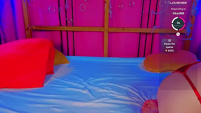 HannaWalton - toy in panties + 2 minutes of control