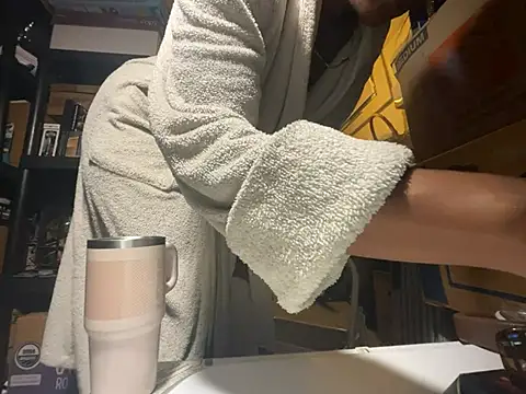 Wynterheat - Pussy Play | 2 tokens or more