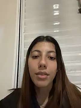 Ruivinha_uai - De 4 com calcinha 1mn