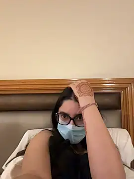 JAsMinE678 - big squirt in group show